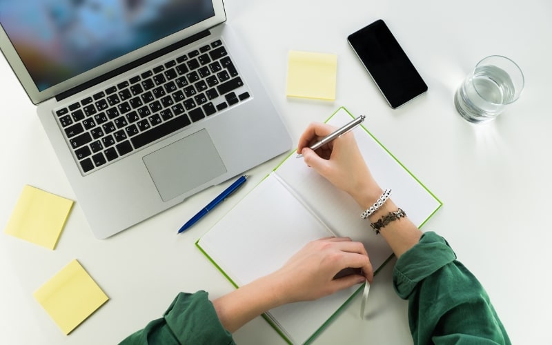 Crafting Compelling Subject Lines