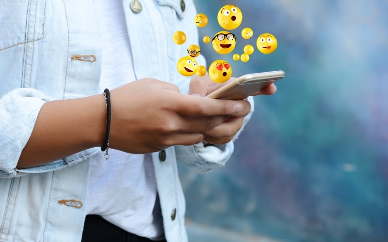 When to Use Emojis: Understanding Context and Audience